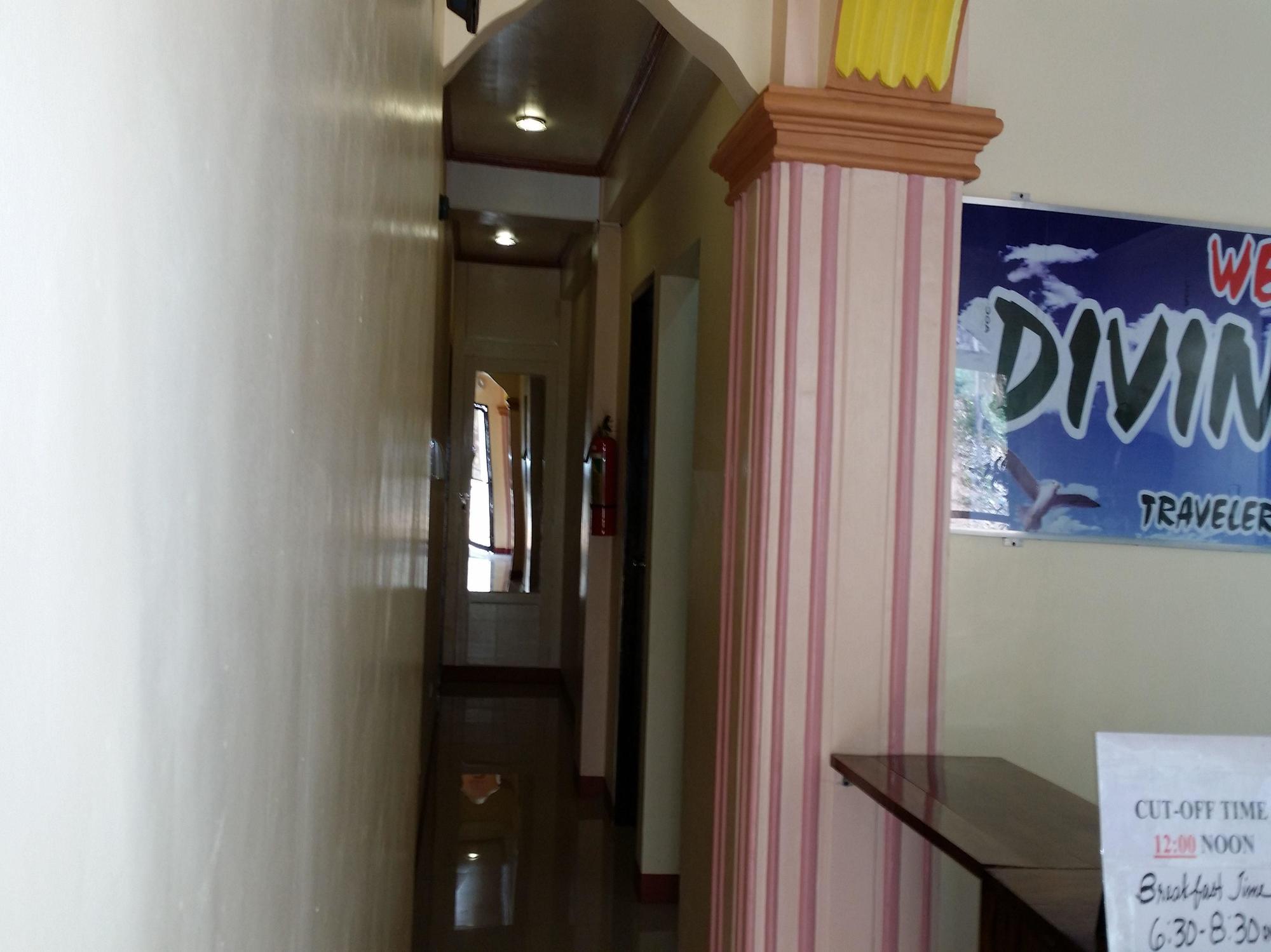 Divine Castle Travelers Inn Coron Exteriör bild